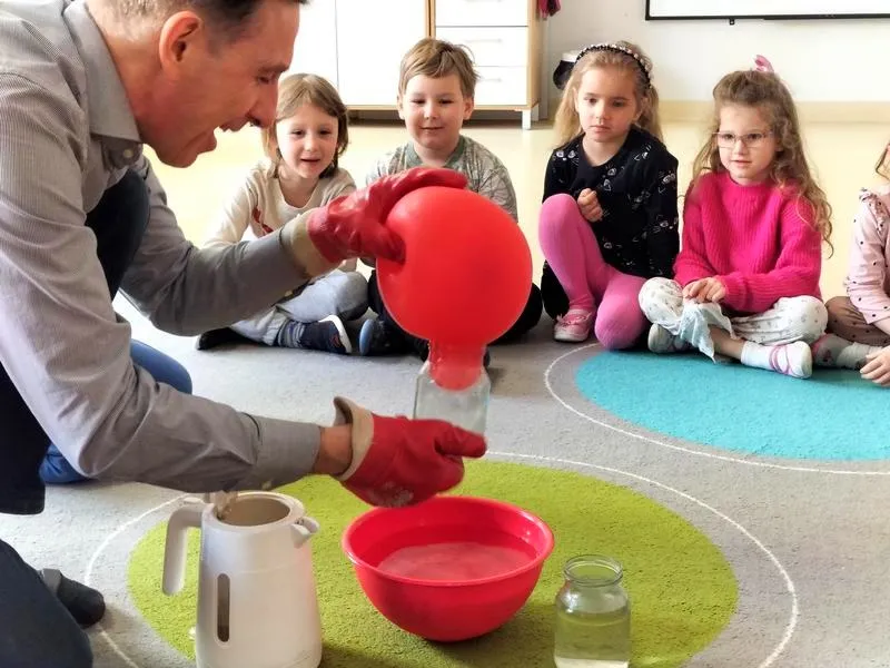 Cytaty o ciekawskich ludziach, które zainspirują do odkrywania świata