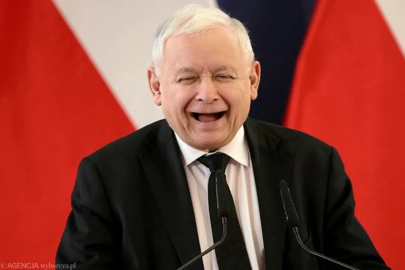 Kaczyński w nowym świetle: odkrycia z najnowszej książki o jego życiu i karierze