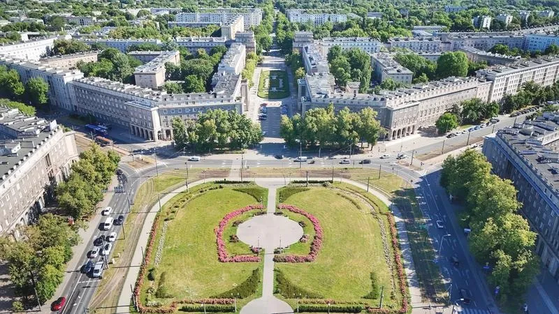 Nowa Huta w literaturze: Odkrywanie tajemnic w książce o tej wyjątkowej dzielnicy