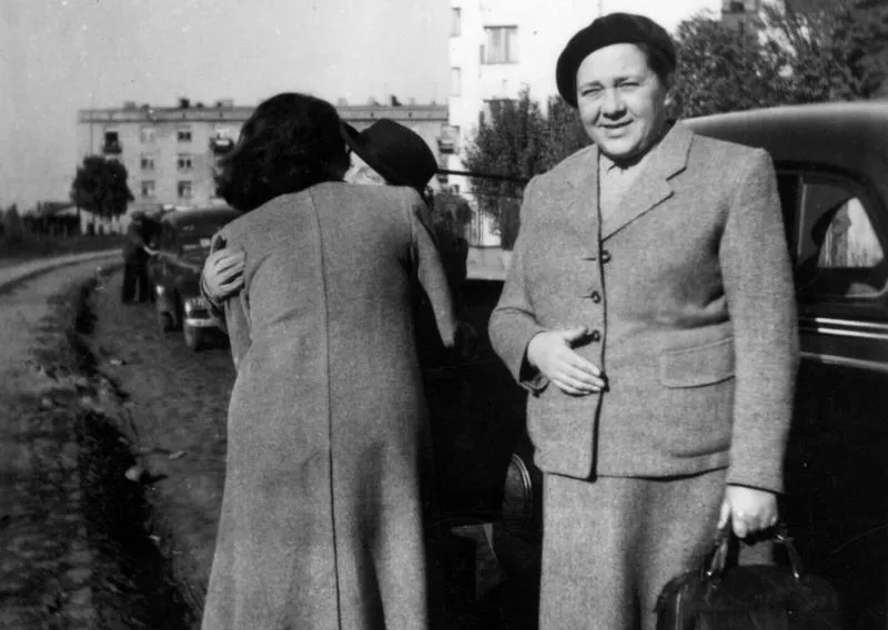 Odkryj piękno wierszy Anny Kowalskiej: emocje zaklęte w słowach