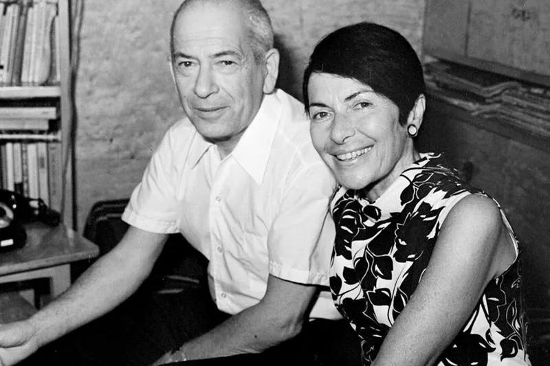 Odkryj piękno wierszy Jerzego Jurandota – poezja, która porusza serca