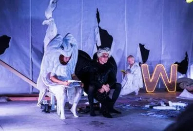 Odkrywanie werter motywów w literaturze i ich wpływ na emocje czytelników