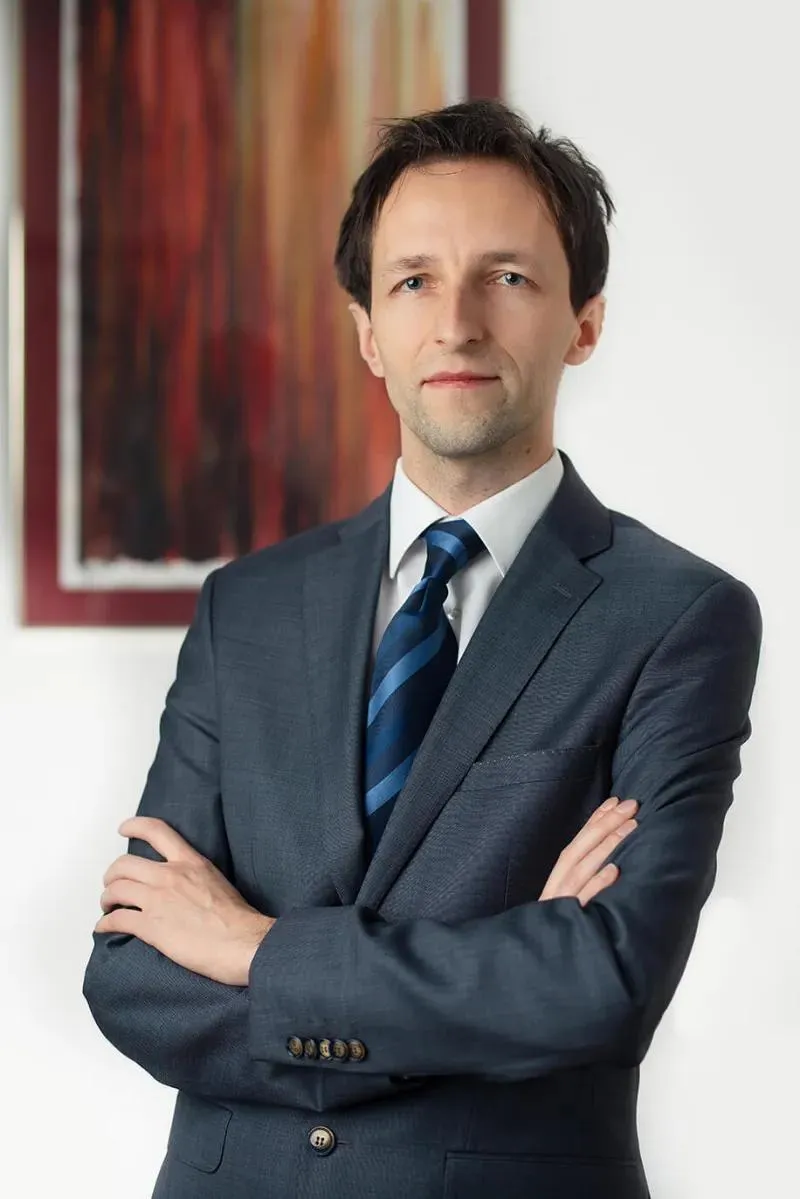 Polityczna aluzja i humor